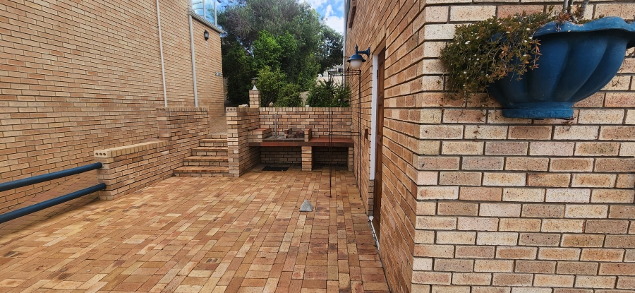 5 Bedroom Property for Sale in Dana Bay Western Cape